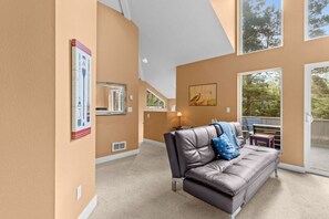 TV connectée, cheminée, table de tennis de table