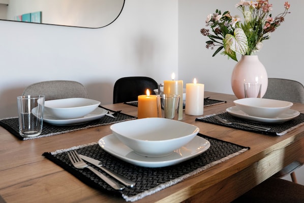 Apartment, 2 Bedrooms, Kitchen, City View | Dining room