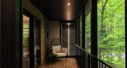 Luxury Lakefront designer-built property in Northwoods! 4 BDR, 10 Beds, 4 Bath