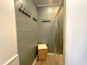 Haartrockner, Seife, Toilettenpapier
