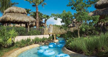 Resort with private beach access in Bonita Springs with 4 pools, lazy river