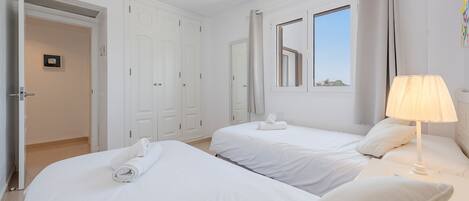 2 habitaciones, tabla de planchar con plancha y wifi gratis