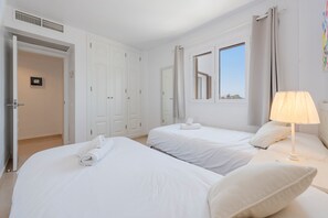 2 bedrooms, desk, iron/ironing board, free WiFi