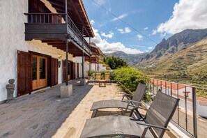 View from property - Rural Home in Agaete With Ocean Views (Agaete)