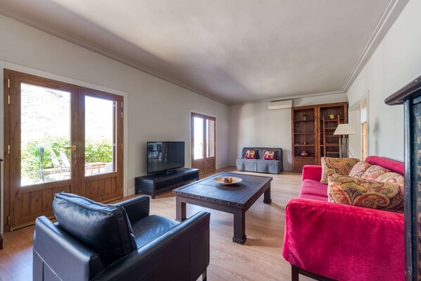 House | Living area - Rural Home in Agaete With Ocean Views (Agaete)