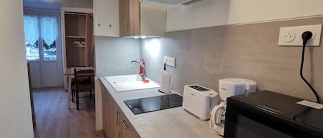 Microwave, stovetop