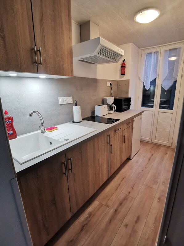 Micro-ondes, plaque de cuisson