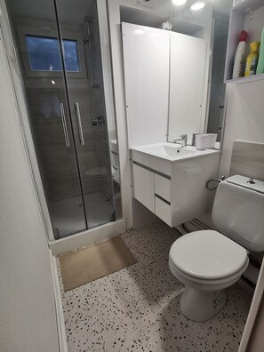 Douche, papier toilette
