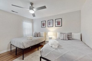 2 bedrooms, WiFi, bed sheets