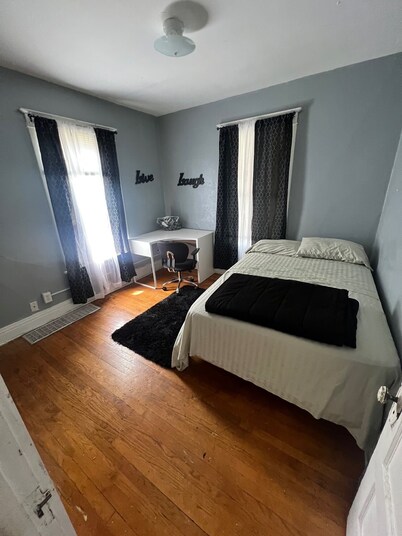 Charming 2-bedroom apartment in marvelous Blue Island with WiFi