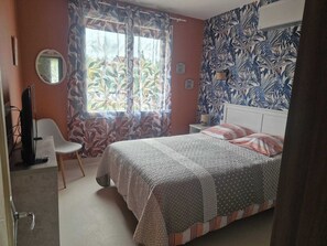 3 bedrooms, iron/ironing board, WiFi, bed sheets - Comfortable gîte with spa and billiards near Beauval zoo (Saint-Aignan)
