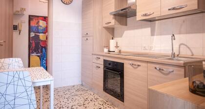 Lt_Panella Yellow Pop lovely apartment