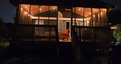 Cozy Home with Big Porch near Downtown and Zoo
