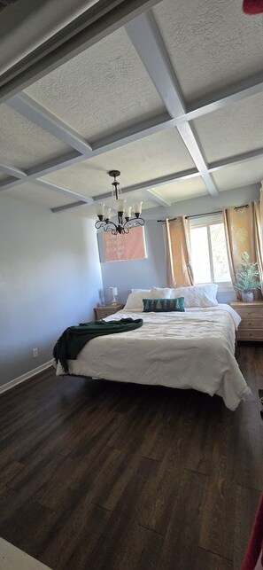 4 Schlafzimmer, Bügeleisen/Bügelbrett, kostenloses WLAN, Bettwäsche