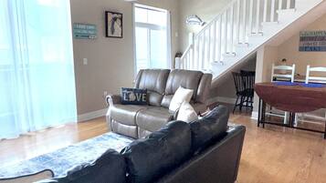 Smart TV, computer monitors