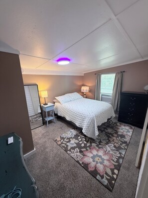 WiFi, bed sheets