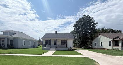 Cozy 2-bedroom house in peaceful Medicine Lodge