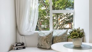 Unclassified image, 5 of 19, button - Stylish Studio with Rooftop Harbour Views (Darling Point)
