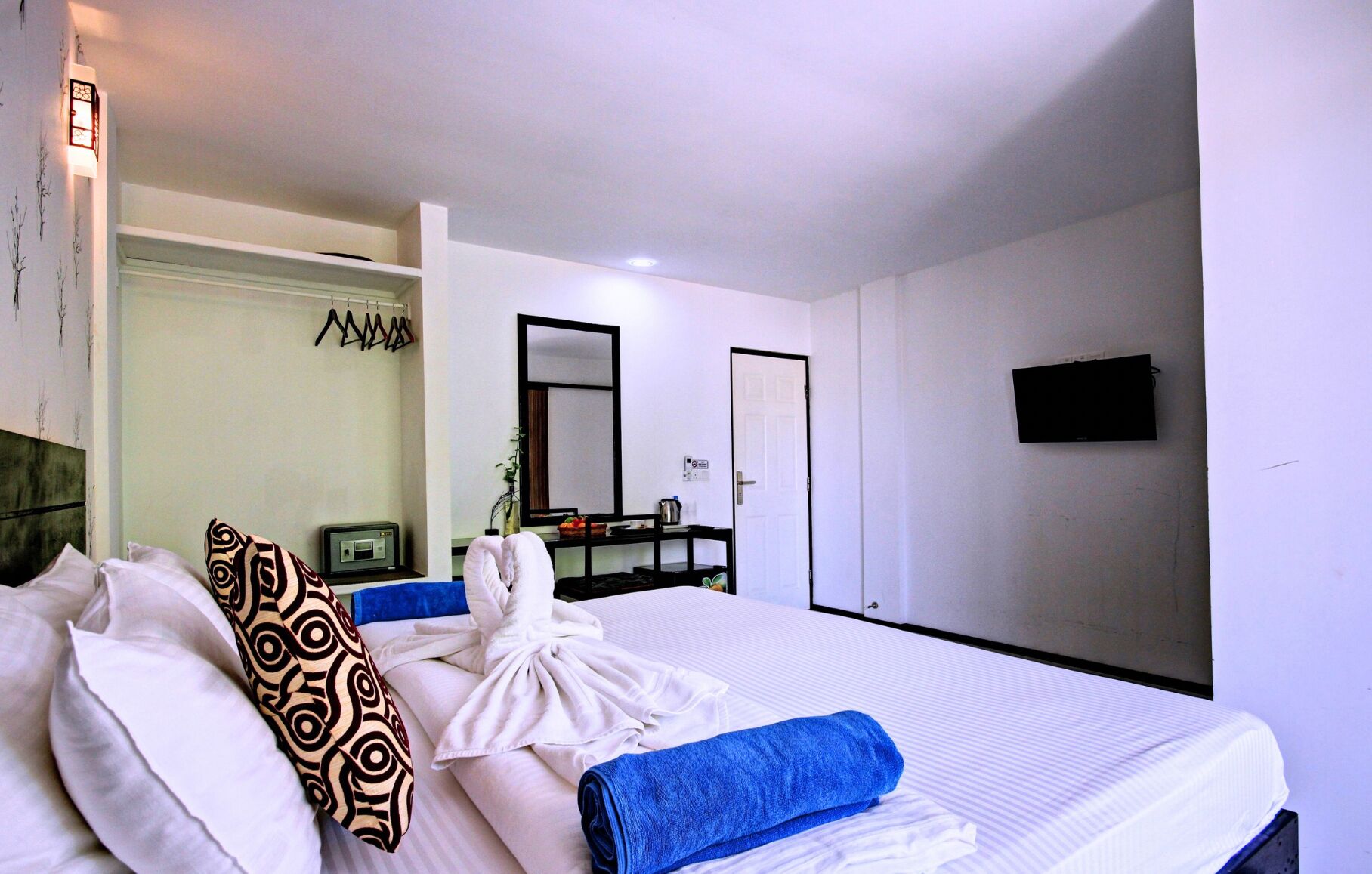 12 bedrooms, iron/ironing board, WiFi, bed sheets