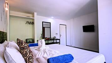 12 bedrooms, iron/ironing board, WiFi, bed sheets