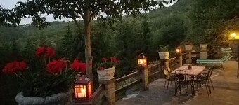 Enchanting two stone villas in the heart of Tuscany-Tastefully maintained