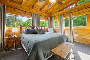 4 Schlafzimmer, Schreibtisch, Bügeleisen/Bügelbrett, Reisekinderbett
