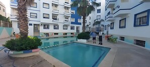 Outdoor pool - Charming apartment in marvelous city of Martil with swimming pool (Martil)