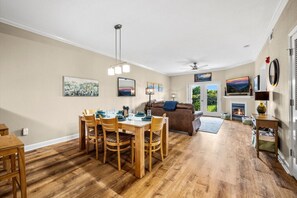 Smart TV, fireplace, stereo