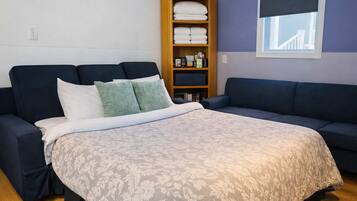 1 bedroom, free WiFi, bed sheets