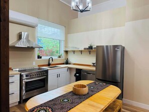 Refrigerador, microondas, parrilla de estufa y lavavajillas 