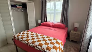 1 bedroom, iron/ironing board, WiFi, bed sheets