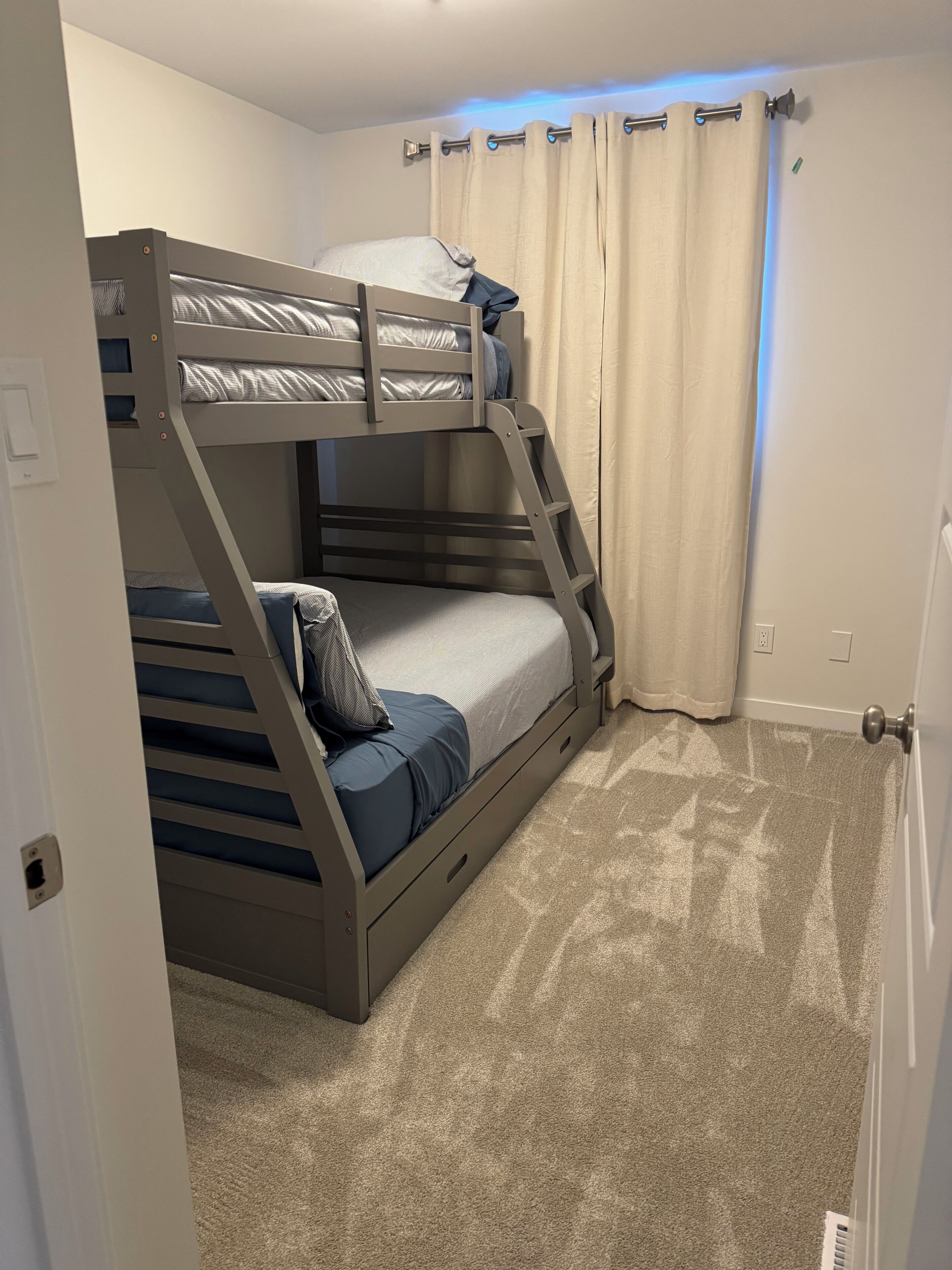 3 chambres, accès au Wi-Fi (inclus), literie fournie
