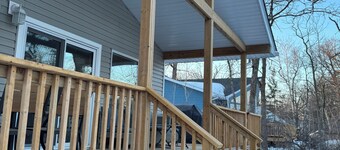 Lake Winnipeg West Shore Retreat in the Village of Dunnottar