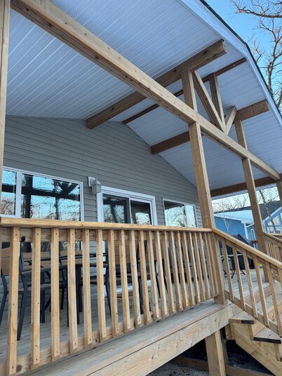 Lake Winnipeg West Shore Retreat in the Village of Dunnottar