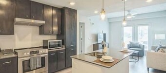 Modern Marble Falls Getaway • Pool + Gym • Lake