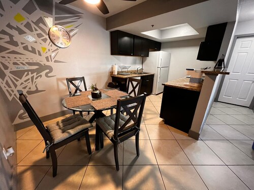 Cozy 2-bedroom condo with AC, WiFi in wonderful Las Vegas with strip view