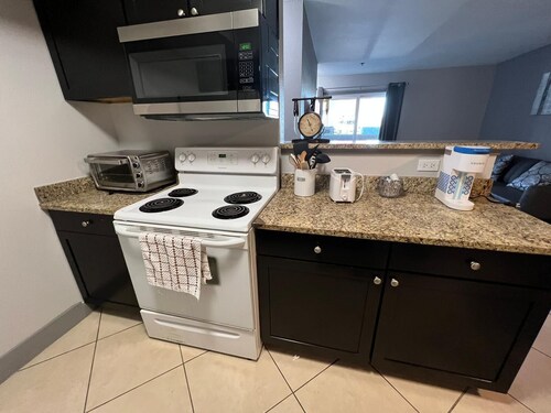 Cozy 2-bedroom condo with AC, WiFi in wonderful Las Vegas with strip view