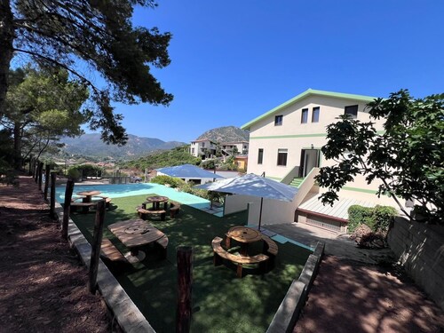 Hostel with sea view rooms and private bathroom