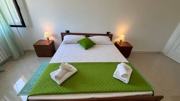 5 Schlafzimmer, Bügeleisen/Bügelbrett, kostenloses WLAN, Bettwäsche