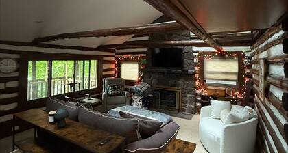 Renovated Summer Cabin in Atlantic Highlands – Walk to NYC Ferry!