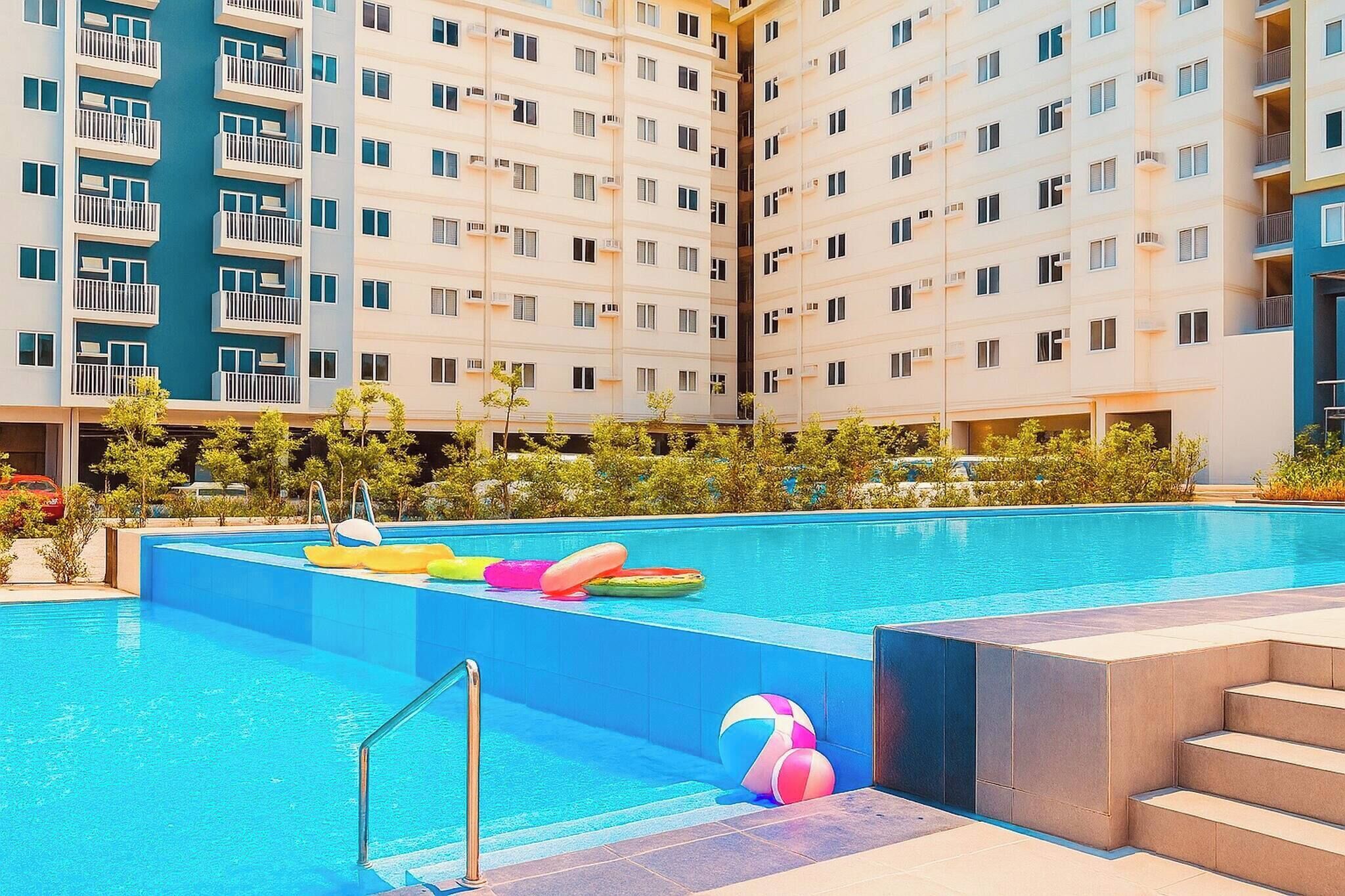 Room, 1 Bedroom, Accessible | Pool | Outdoor pool