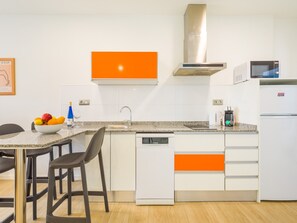 Apartment | Private kitchen - Apartment in Las Palmas Near Las Canteras Beach (Las Palmas de Gran Canaria)