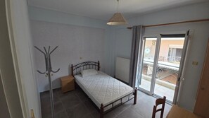 Apartment, 2 Bedrooms, Smoking, Balcony | 2 bedrooms