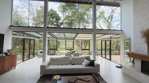 Smart TV, fireplace - Luxury and Service Included Fifth Experience Itaipava at Quinta Do Lago (Carangola Petrópolis)