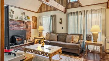 TV connectée, cheminée, jeux vidéo