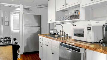 House, Multiple Beds, Patio (House on the Bay) | Private kitchen | Fridge, microwave, oven, stovetop