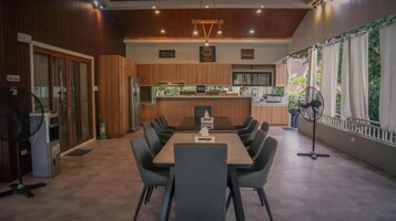 House, 4 Bedrooms, Accessible, Smoking | Dining room
