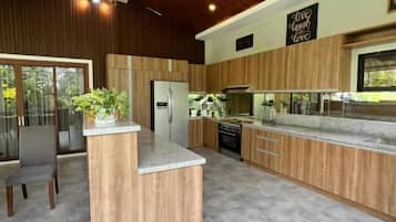 House, 4 Bedrooms, Accessible, Smoking | Interior