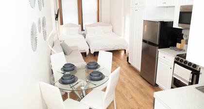 East Village Center Apartment w Full Amenities Great New York Location
