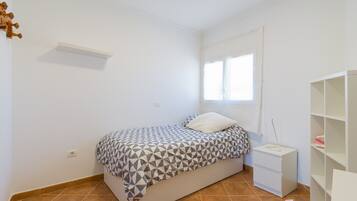 House | 1 bedroom, individually furnished, iron/ironing board